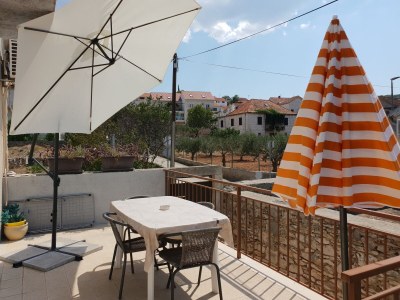 Apartment Two bedroom apartment with terrace Sutivan, Brač A-17825-a - Outdoor photo 11