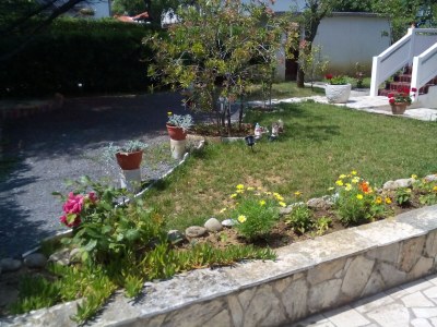 Apartment Two bedroom apartment with balcony and sea view Kampor, Rab A-17886-a - Outdoor photo 3