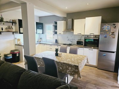 Apartment Two bedroom apartment with balcony and sea view Kampor, Rab A-17886-a - Outdoor photo 9