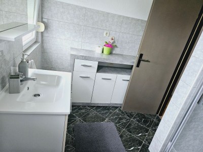 Apartment Two bedroom apartment with balcony and sea view Kampor, Rab A-17886-a - Outdoor photo 15