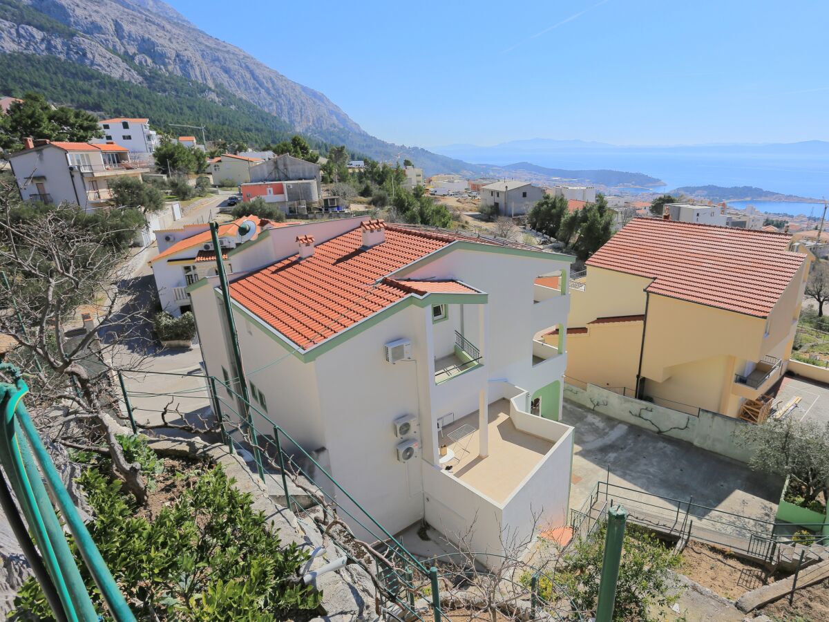 Apartment One bedroom apartment with balcony and sea view Makarska A-18213-a