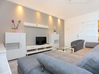 Apartment One bedroom apartment with balcony and sea view Makarska A-18213-a - Outdoor photo 14