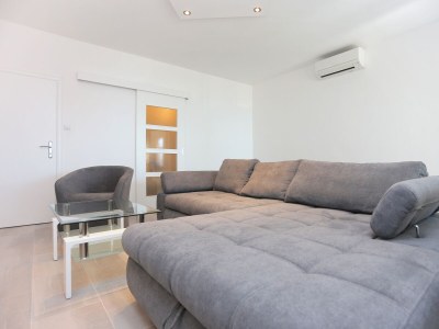 Apartment One bedroom apartment with balcony and sea view Makarska A-18213-a - Outdoor photo 16