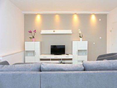 Apartment One bedroom apartment with balcony and sea view Makarska A-18213-a - Outdoor photo 18