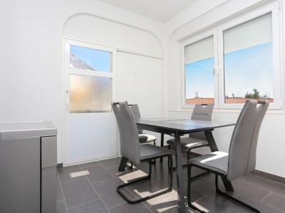 Apartment One bedroom apartment with balcony and sea view Makarska A-18213-a - Outdoor photo 19