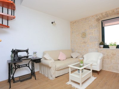 Holiday house One bedroom house with terrace and sea view Živogišće - Strnj - Živogošće - Strnj, Makarska K-18025 - Outdoor photo 11