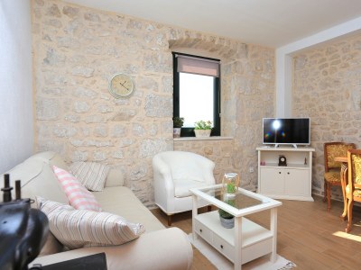 Holiday house One bedroom house with terrace and sea view Živogišće - Strnj - Živogošće - Strnj, Makarska K-18025 - Outdoor photo 12