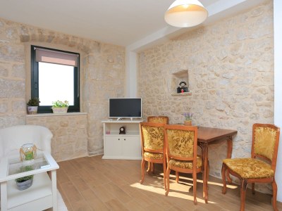 Holiday house One bedroom house with terrace and sea view Živogišće - Strnj - Živogošće - Strnj, Makarska K-18025 - Outdoor photo 13