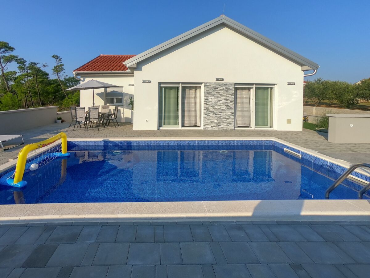 Villa Three bedroom house with terrace Privlaka, Zadar K-18508 - Outdoor photo 2