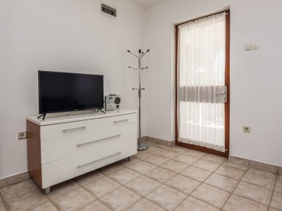 Apartment Two bedroom apartment with terrace Vir A-18527-a - Outdoor photo 5