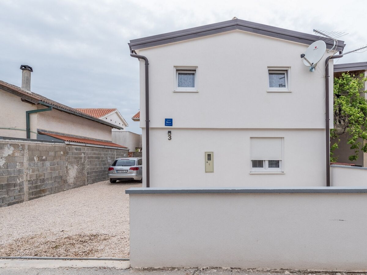 Apartment Two bedroom apartment with terrace Vir A-18560-a