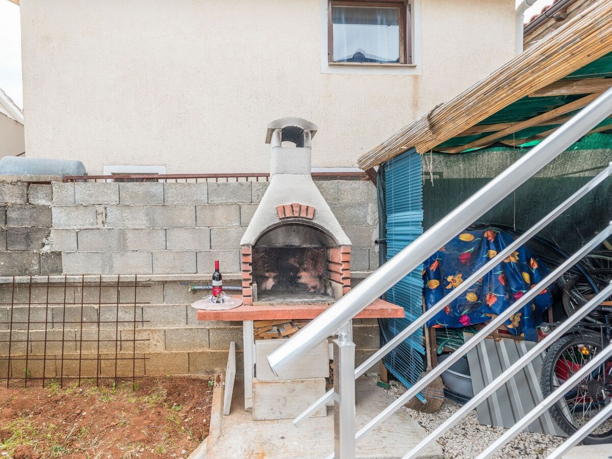 Apartment Two bedroom apartment with terrace Vir A-18560-a - Outdoor photo 3