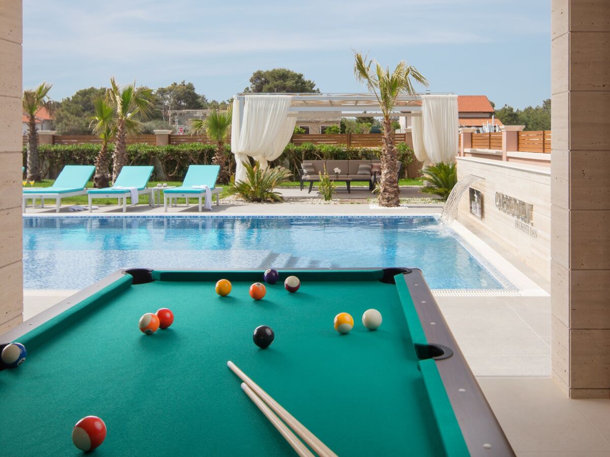 Villa Four-bedroom house with terrace and sea view Vir K-18568 - Outdoor photo 3