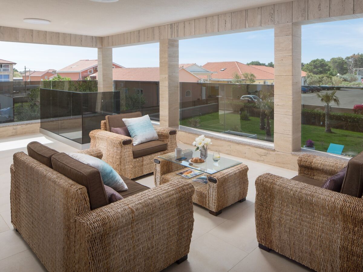 Villa Four-bedroom house with terrace and sea view Vir K-18568 - Outdoor photo 5