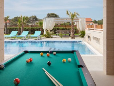 Villa Four-bedroom house with terrace and sea view Vir K-18568 - Outdoor photo 3