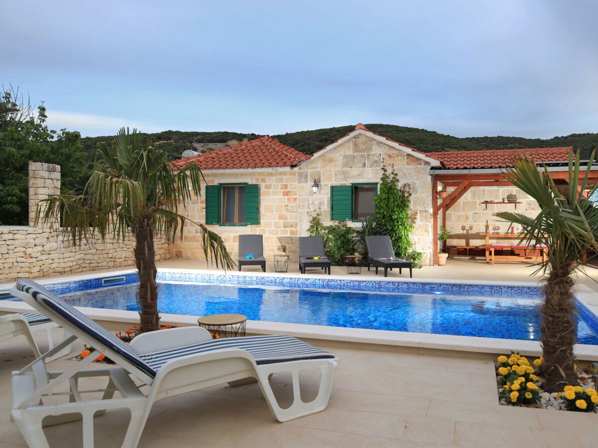 Holiday house Three bedroom house with terrace Postira, Brač K-19563 - Outdoor photo 5