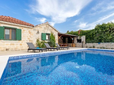 Holiday house Three bedroom house with terrace Postira, Brač K-19563 - Outdoor photo 2