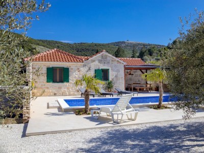 Holiday house Three bedroom house with terrace Postira, Brač K-19563 - Outdoor photo 3