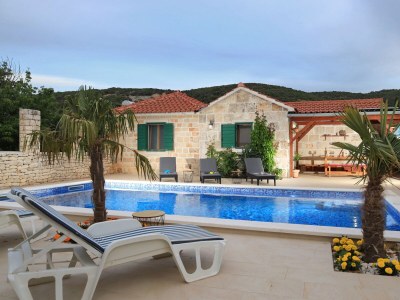 Holiday house Three bedroom house with terrace Postira, Brač K-19563 - Outdoor photo 5