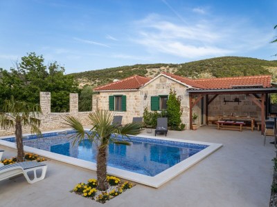 Holiday house Three bedroom house with terrace Postira, Brač K-19563 - Outdoor photo 7