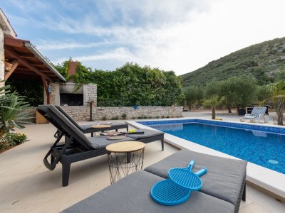 Holiday house Three bedroom house with terrace Postira, Brač K-19563 - Outdoor photo 8