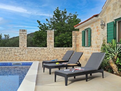 Holiday house Three bedroom house with terrace Postira, Brač K-19563 - Outdoor photo 9