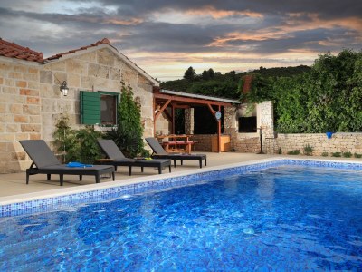 Holiday house Three bedroom house with terrace Postira, Brač K-19563 - Outdoor photo 14