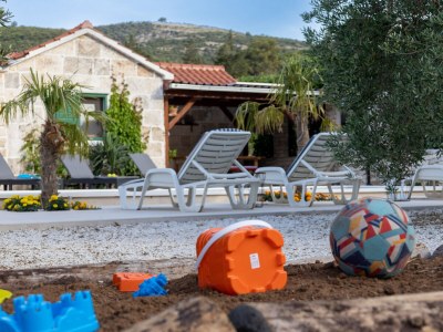 Holiday house Three bedroom house with terrace Postira, Brač K-19563 - Outdoor photo 16