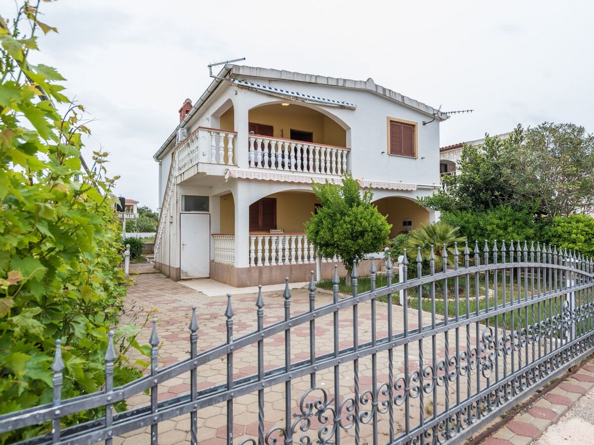 Apartment Three bedroom apartment with balcony and sea view Vir A-18570-a