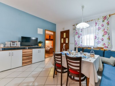 Apartment Three bedroom apartment with balcony and sea view Vir A-18570-a - Outdoor photo 7