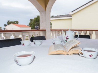 Apartment Three bedroom apartment with balcony and sea view Vir A-18570-a - Outdoor photo 20