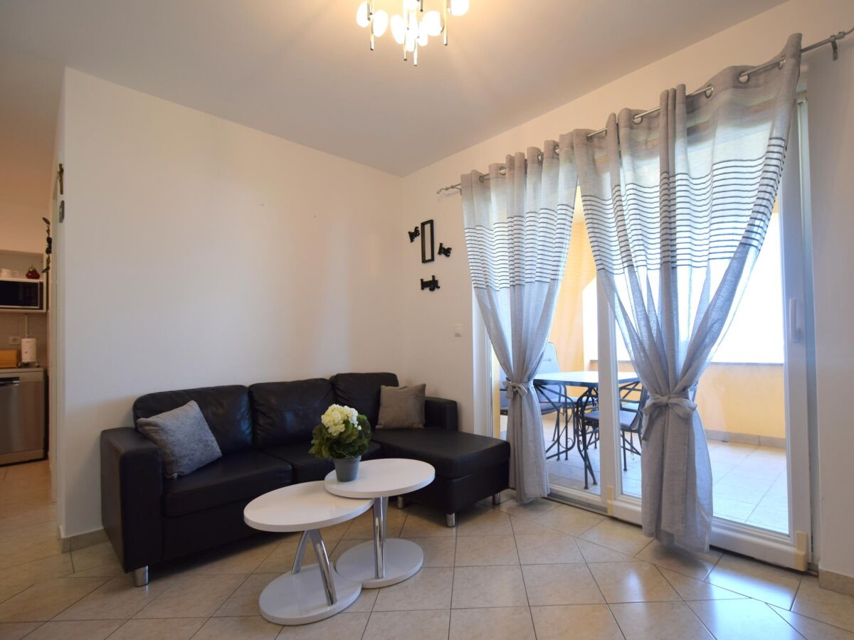 Apartment Two bedroom apartment with terrace and sea view Vantačići, Krk A-20442-a