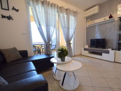 Apartment Two bedroom apartment with terrace and sea view Vantačići, Krk A-20442-a - Outdoor photo 2