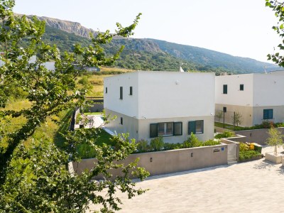 Villa Four-bedroom house with terrace Baška, Krk K-19671 - Outdoor photo 10