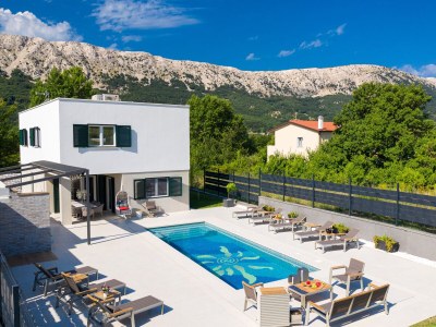 Villa Four-bedroom house with terrace Baška, Krk K-19671 - Outdoor photo 29