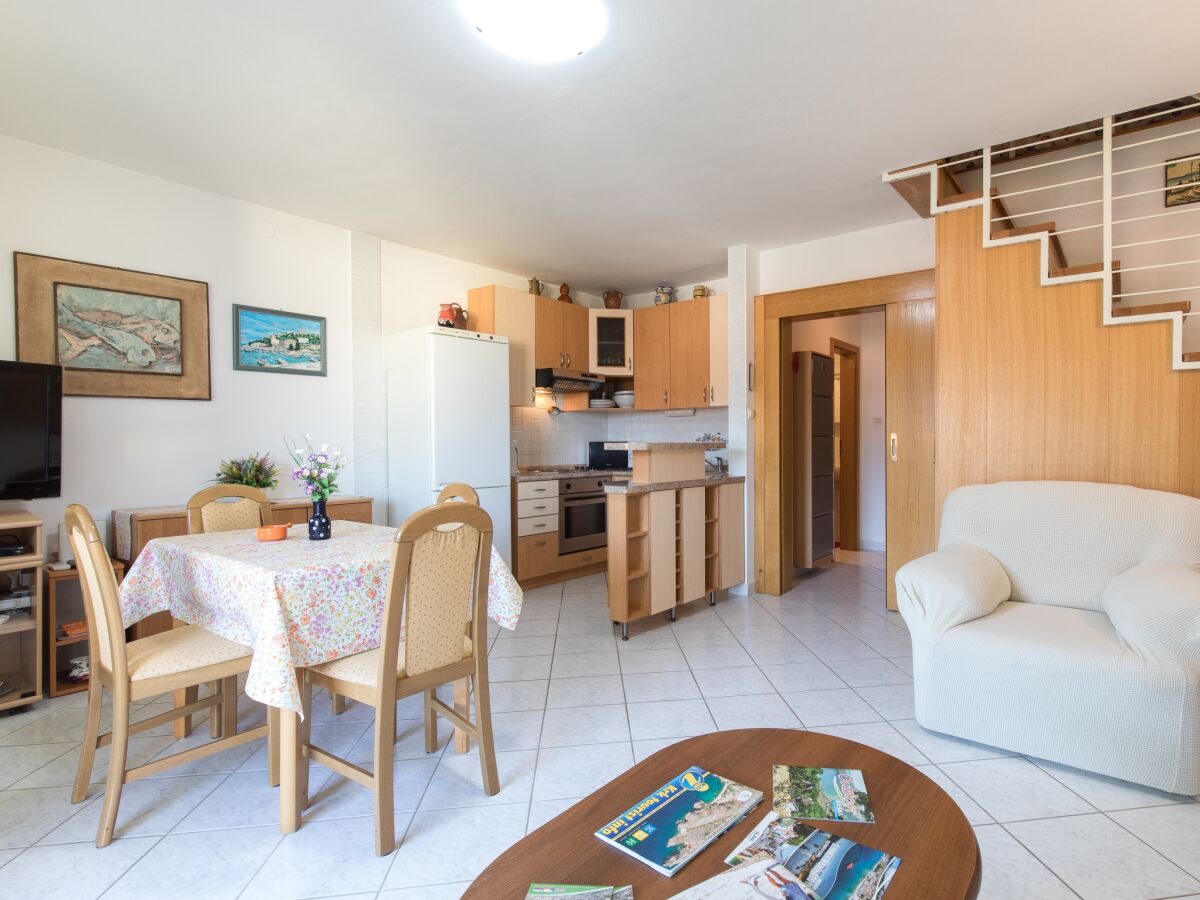 Apartment Two bedroom apartment with balcony and sea view Baška, Krk A-19675-a - Outdoor photo 4