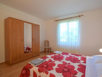 Apartment Three bedroom apartment with terrace Njivice, Krk A-20468-a - Outdoor photo 7