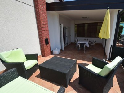 Apartment Two bedroom apartment with terrace and sea view Njivice, Krk A-20469-a - Outdoor photo 9