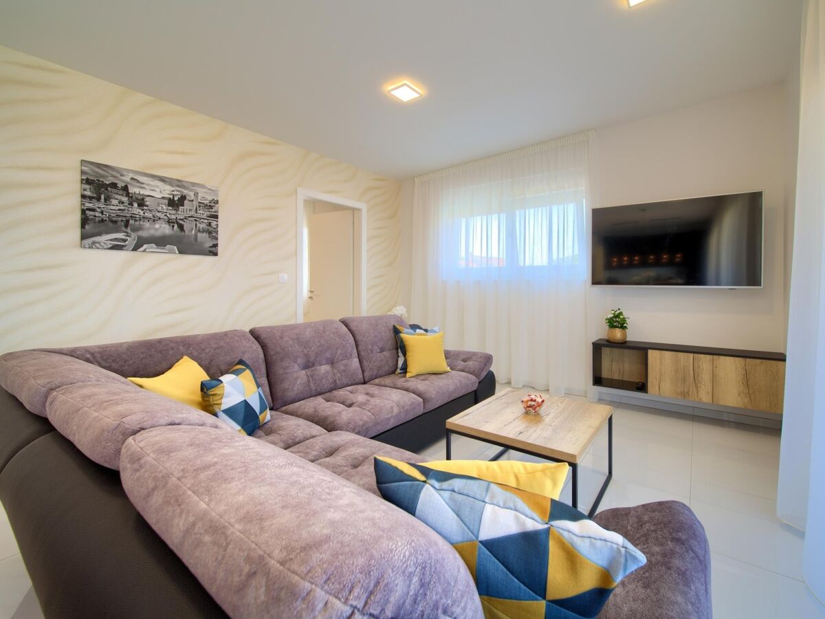 Apartment Three bedroom apartment with terrace and sea view Malinska, Krk A-20470-a - Outdoor photo 2