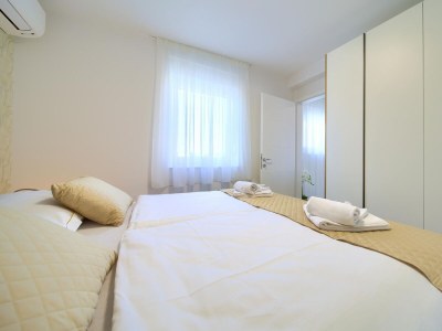 Apartment Three bedroom apartment with terrace and sea view Malinska, Krk A-20470-a - Outdoor photo 18