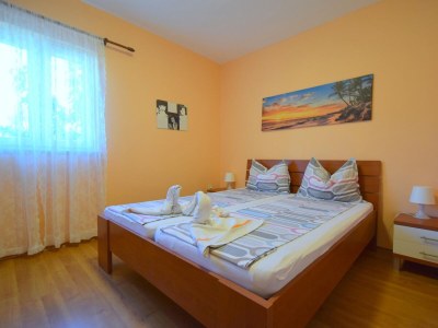 Apartment Three bedroom apartment with terrace and sea view Omišalj, Krk A-20471-a - Outdoor photo 10