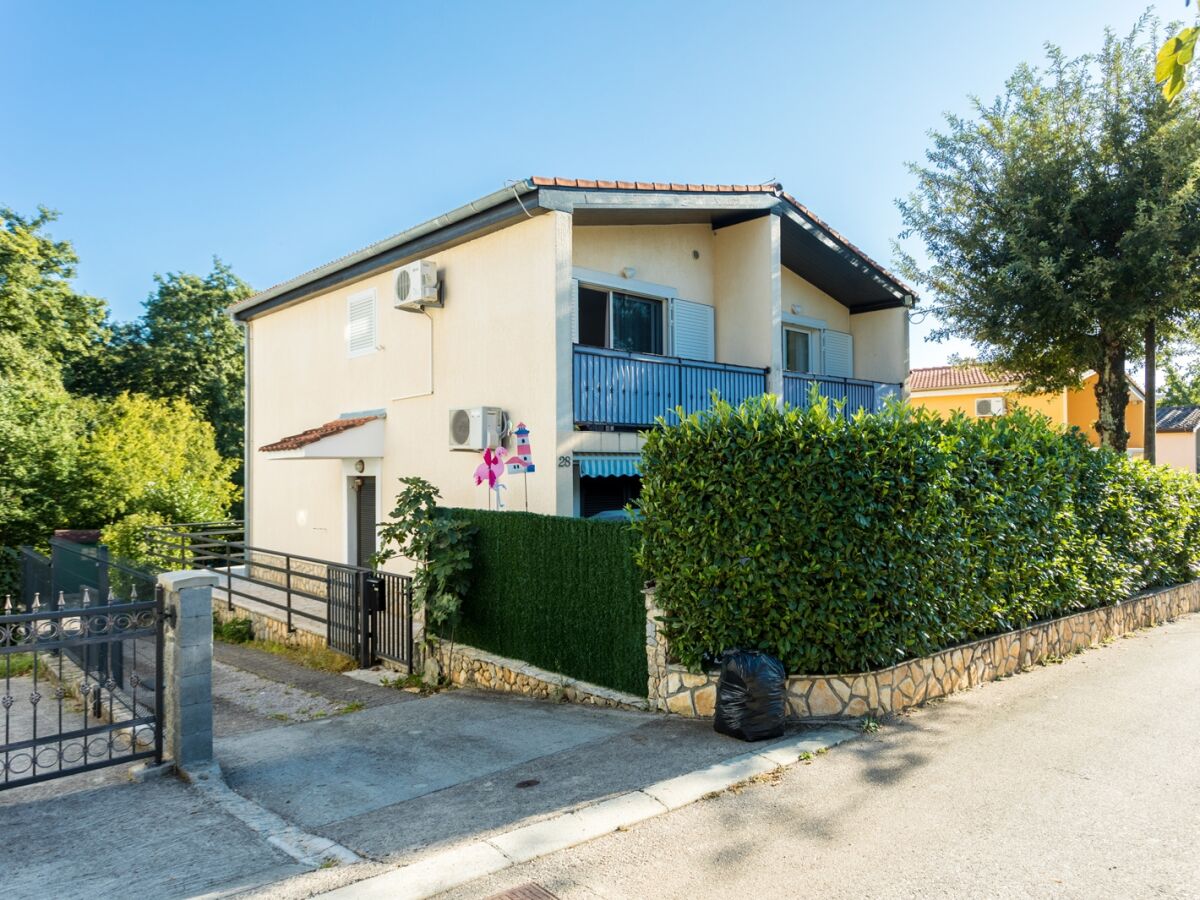 Apartment One bedroom apartment with balcony Njivice, Krk A-20473-a