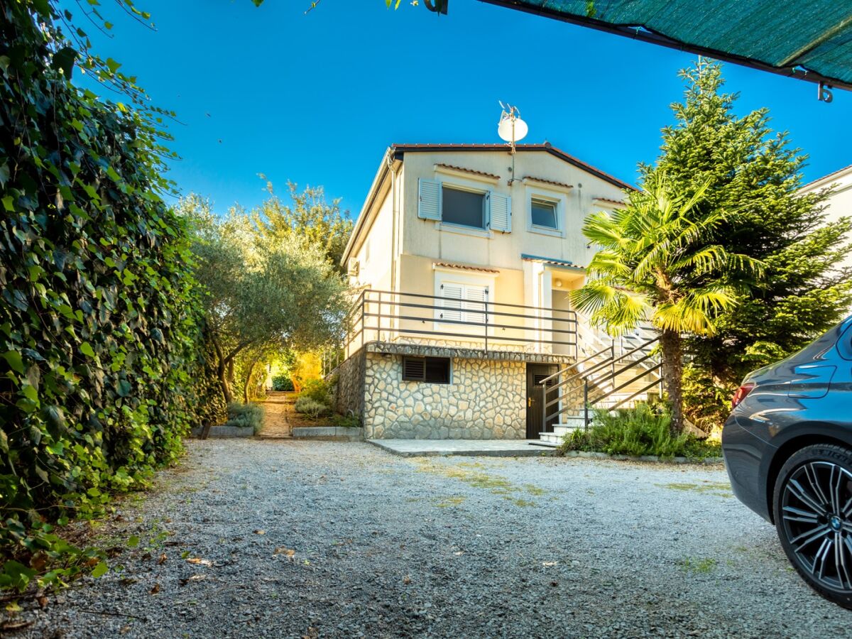 Apartment One bedroom apartment with balcony Njivice, Krk A-20473-a - Outdoor photo 2