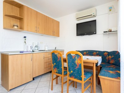 Apartment One bedroom apartment with balcony Njivice, Krk A-20473-a - Outdoor photo 7