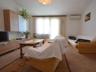 Apartment Three bedroom apartment with terrace and sea view Njivice, Krk A-20474-a - Outdoor photo 3