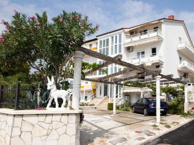 Apartment Two bedroom apartment near beach Kaštel Stari, Kaštela A-19810-a - Outdoor photo 3