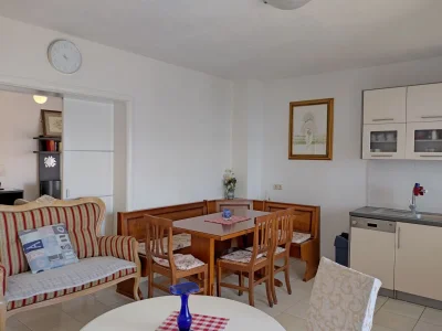 Apartment Two bedroom apartment near beach Kaštel Stari, Kaštela A-19810-a - Outdoor photo 9