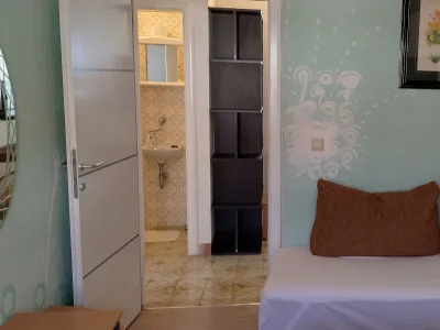 Apartment Two bedroom apartment near beach Kaštel Stari, Kaštela A-19810-a - Outdoor photo 14