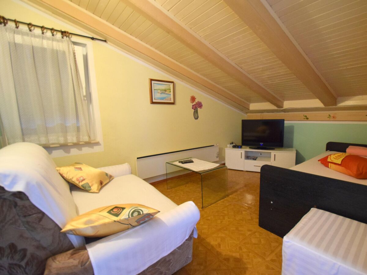 Apartment Two bedroom apartment with balcony and sea view Njivice, Krk A-20479-a - Outdoor photo 2