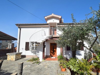 Apartment Two bedroom apartment with balcony and sea view Njivice, Krk A-20479-a in Njivice - Apartment